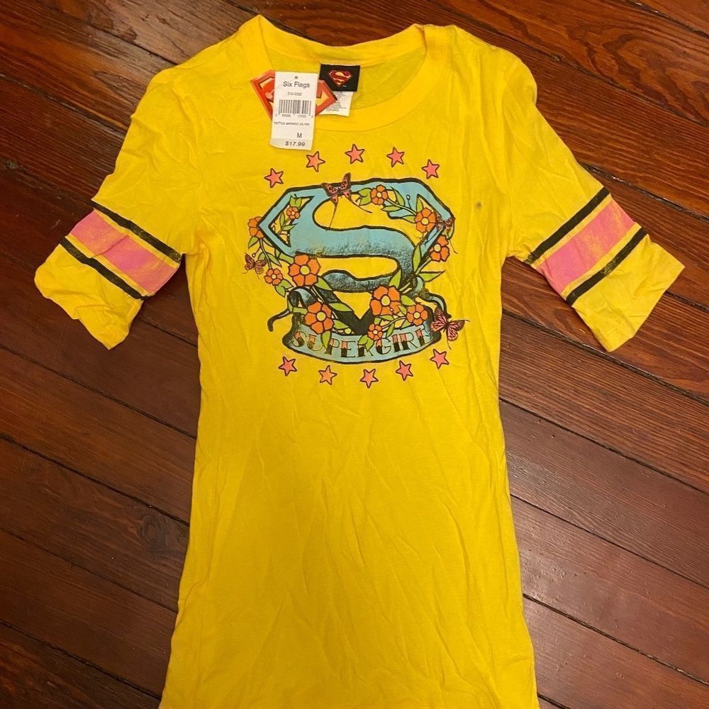 NWT Supergirl T-Shirt Medium